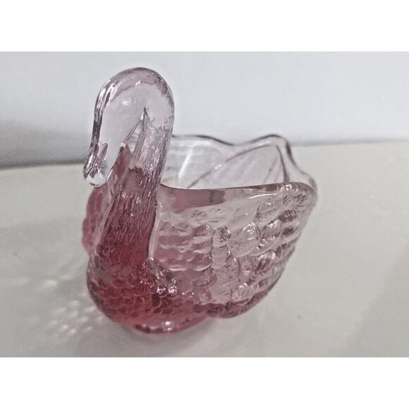 Vintage Fenton Pink Art Glass Swan Trinket/Candy Bowl 4.5" x 3 3/4" - Picture 3 of 10